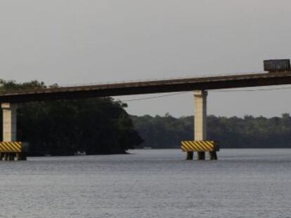 Fotograf&iacute;a de un puente sobre el r&iacute;o Moju, cerca de Belem do Par&aacute; (Brasil). EFE/Fernando Bizerra Jr.