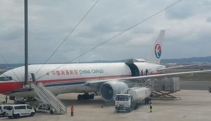 El avión llegado a Zaragoza desde China con material sanitario para la Comunidad Valenciana.