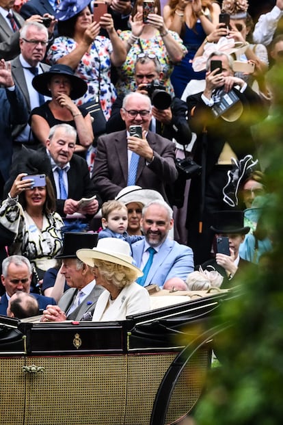 Este 2023, la competición ecuestre ha querido tener un recuerdo a la difunta reina: la carrera The Platinum Jubilee Stakes, que se celebra la última jornada, pasará a llamarse The Queen Elizabeth II Jubilee Stakes. Royal Ascot también  recordará a la fallecida monarca con una exhibición fotográfica instalada en el hipódromo.