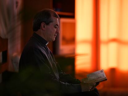 Monseñor Vicente de Paula Ferreira, de 50 años, obispo de Brumadinho.