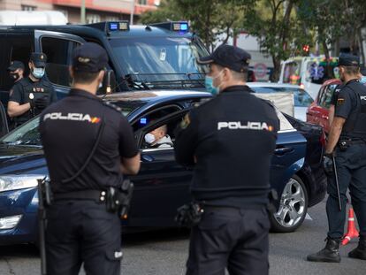 Control de la Policía Nacional en Madrid, el pasado domingo.