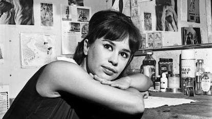 Astrud Gilberto, posa para un retrato en Nueva York en 1964.