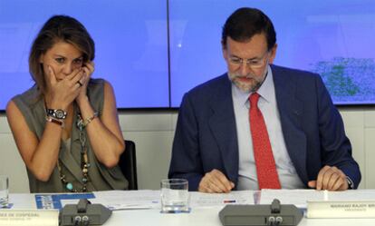 María Dolores de Cospedal y Mariano Rajoy, en la reunión del comité ejecutivo del PP.