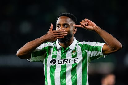 Cédric Bakambu Real Betis