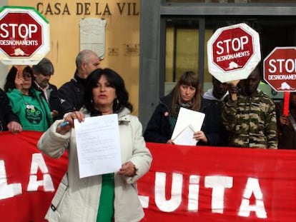 Manifestaci&oacute;n contra un deshaucio en Catalu&ntilde;a.