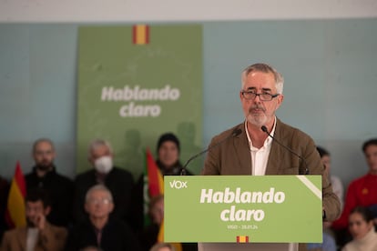 El candidato a la presidencia de la Xunta de Galicia Álvaro Díaz-Mella, en un acto con candidatos de su formación a las elecciones gallegas.