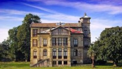 El Palacio de Partarríu, en Llanes, ha sido escenario de películas como El orfanato, de Juan Antonio Bayona, o La balsa de piedra, de George Sluizer.