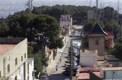 Alguna de las casas afectadas por el plan de los Tres Turons, en la calle Marià Lavèrnia.