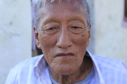 Anzi, de 75 años, fue herido de bala en la rodilla durante la guerra. Los tibetanos recibieron adiestramiento militar por parte de la CIA.