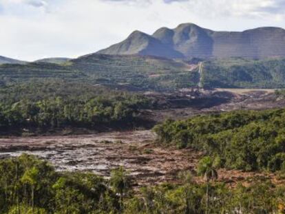 Na manhã deste domingo, sirenes chegaram a ser acionadas e a população foi evacuada. Acompanhe as últimas notícias de Brumadinho em tempo real e a busca pelos desaparecidos