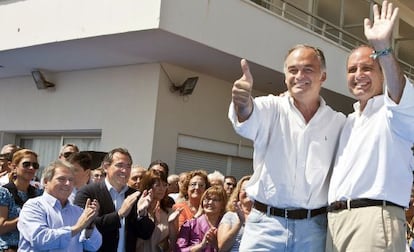 Esteban González Pons junto a Camps en Gandia.