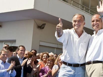 Esteban González Pons junto a Camps en Gandia.