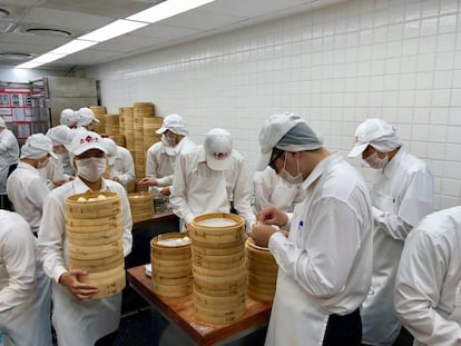 EL OBRADOR, IGUAL QUE UN LABORATORIO / CAPEL