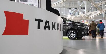 Logo de Takata en un concesionario