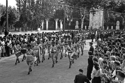 Moment de la desfilada amb motiu de l'alliberament de l'ocupació nazi, el 27 d'agost del 1944.