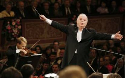 Daniel Barenboim durante unconcierto de Año Nuevo de la Filarmónica de Viena.