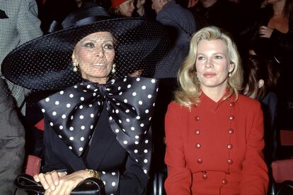 Sophia Loren y Kim Basinger posan durante el rodaje del filme en París.