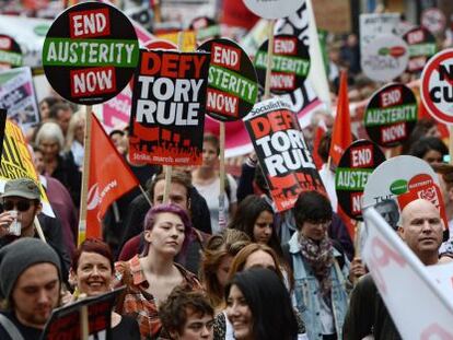 Manifestantes antiausteridad en las calles de Londres.