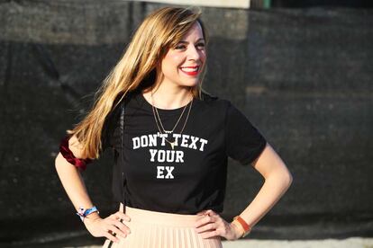 "No escribas a tu ex", el divertido mensaje de su camiseta.