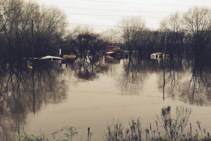 El desborde del río Luján, en la provincia de Buenos Aires, deja cientos de personas evacuadas.