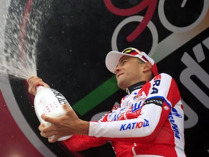 Belkov celebra la victoria en el Giro