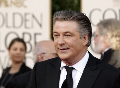 Alec Baldwin, candidato al premio al mejor actor de serie de televisión, a su llegada a la entrega de los Globos de Oro