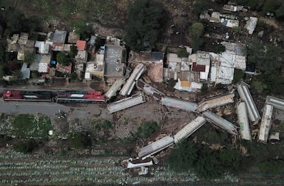 Vista aérea del descarrilamiento del tren en la comunidad de San Isidro Mazatepec en Tala, Jalisco.