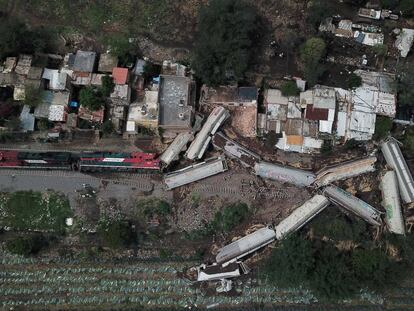 Vista aérea del descarrilamiento del tren en la comunidad de San Isidro Mazatepec en Tala, Jalisco.
