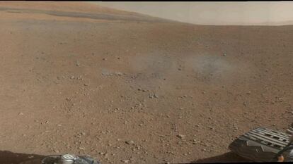 Imagen del cráter Gale enviada desde Marte por el 'Curiosity'.