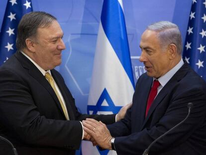 El secretario de Estado de EE UU, Mike Pompeo, y el primer ministro israelí, Benjamín Netanyahu, el miércoles en Jerusalén.