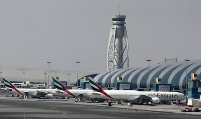 El tercer puesto del aeropuerto de Dubái es provisional, a expensas de que el aeródromo japonés de Haneda (en Tokio) publique sus cifras de tráfico en 2015. En los seis primeros meses del año, no obstante, el aeródromo árabe creció más del doble que el nipón.