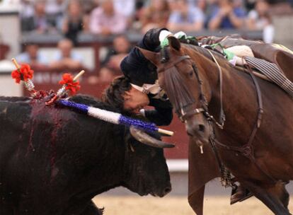 Diego Ventura en su segundo toro de la tarde.