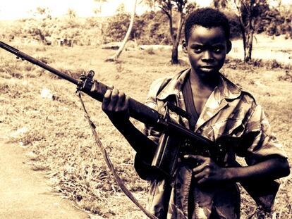 El gobierno español pasa de los niños soldados