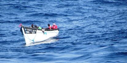 La patera localizada este miércoles con 13 inmigrantes.