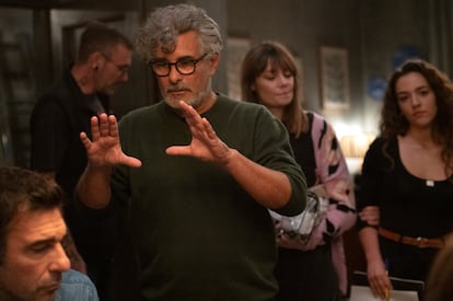 El director de cine Paolo Genovese, en un momento del rodaje de 'LocaMente', en una imagen facilitada por la productora.