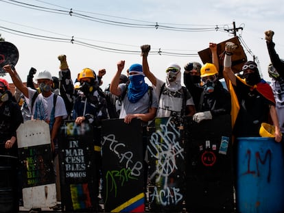 Manifestantes de la Primera Línea durante una protesta en Colombia, el 28 de julio de 2021.
