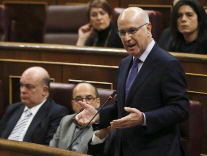 El portaveu de CiU al Congrés, Josep Antoni Duran Lleida, durant la seva intervenció en la sessió de control a l'Executiu espanyol.