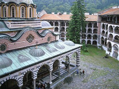 El monasterio de Rila, fundado por San Juan de Rila en el año 927 y reconstruido en los siglos XV y XIX.