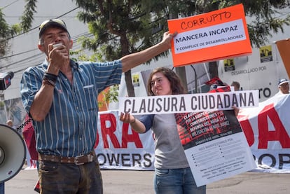 Una protesta contra la corrupci&oacute;n inmobiliaria en la Ciudad de M&eacute;xico.