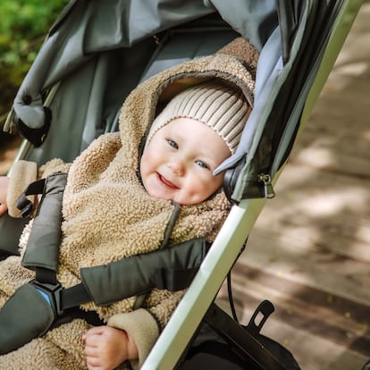 Artículo de EL PAÍS Escaparate sobre sillas de paso ligeras para niños.