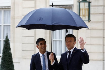 Rishi Sunak y Emmanuel Macron, en el Elíseo, este viernes.