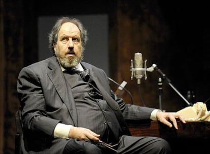 José María Pou, caracterizado como Orson Welles en la función <i>Su seguro servidor,</i> dirigida por Esteve Riambau.
