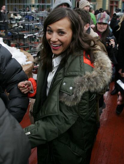 Rashida Jones, que se encontraba en Sundance presentando 'Celeste and Jesse Forever', elegió una parka verde militar con capucha de pelo para protegerse del frío.