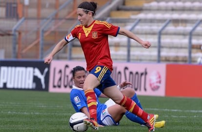 Vero Boquete, contra a Itália, nas eliminatórias para a Copa.