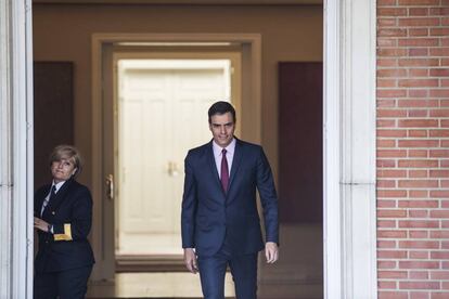 Pedro Sánchez recibe en el Palacio de La Moncloa a los líderes de los demás partidos.