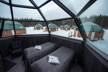 El Arctic Snow Hotel, a orillas del lago Lehtojärvi.