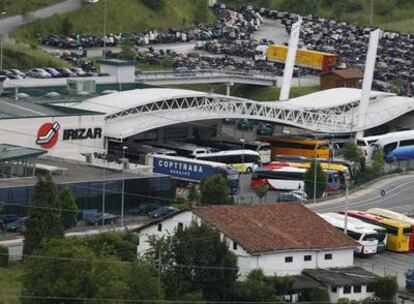 La planta en Ormaiztegi de Irizar, cooperativa líder de España y segunda de Europa en la fabricación de autobuses de lujo.