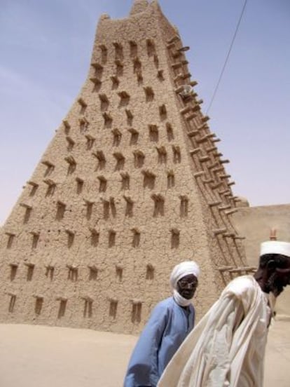 Una mezquita de barro en Tombuct&uacute;, norte de Mali, antes de ser destruida por los islamistas pertenecientes al grupo extremista Ansar al Din.