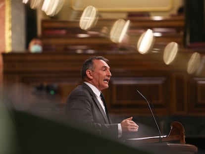El diputado de Unidas Podemos y portavoz de IU en el Congreso, Enrique Santiago, interviene durante una sesión plenaria en el Congreso de los Diputados, en Madrid (España).