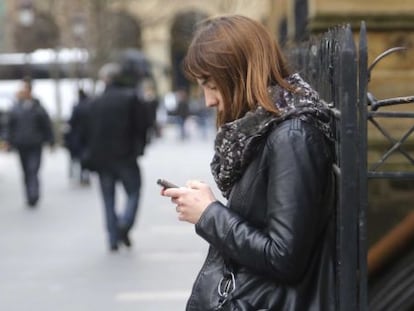 Uno de cada cinco españoles desconecta el móvil en la UE